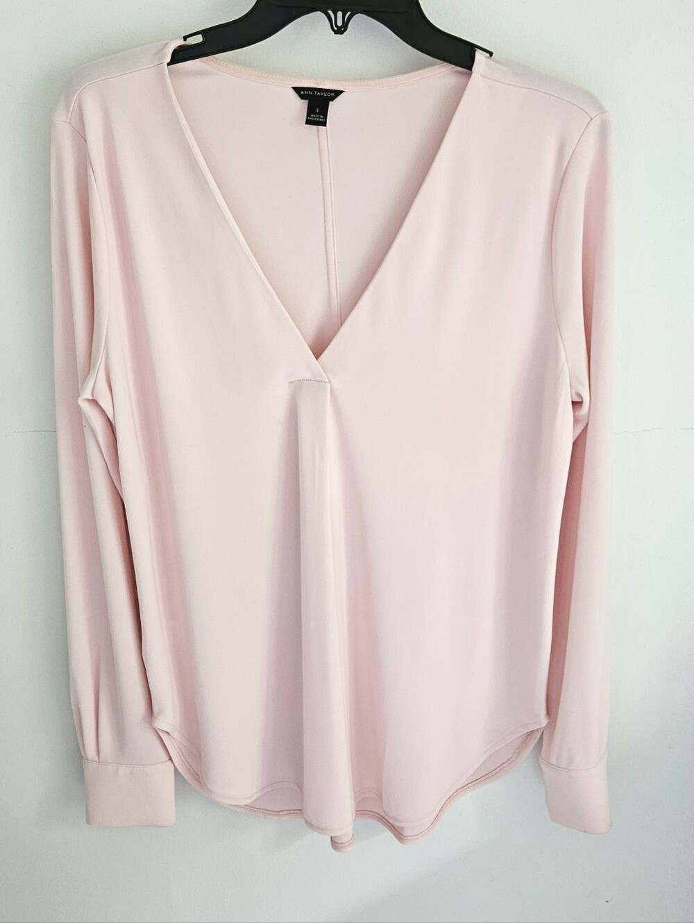Ann Taylor Pink V-neck Long Sleeve Blouse